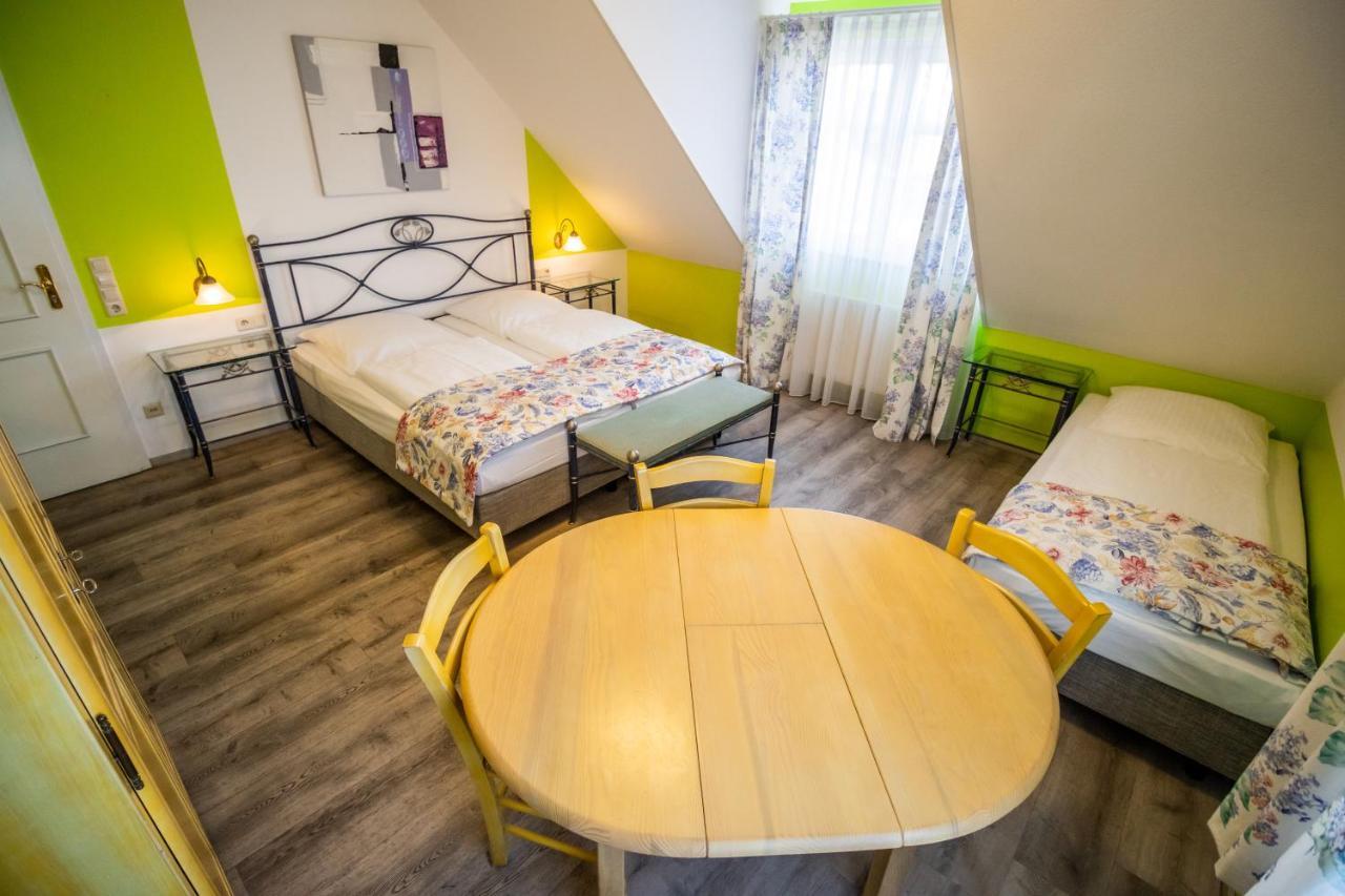 Hotel Gasthof Roessle Weingarten  Luaran gambar
